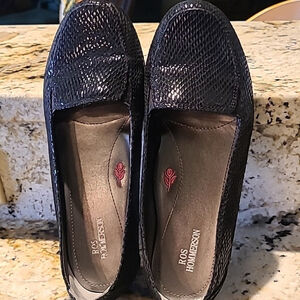 Ros Hommerson women's black snake embossed leather "Regan" sz. 7. 5 Wide(#1230).